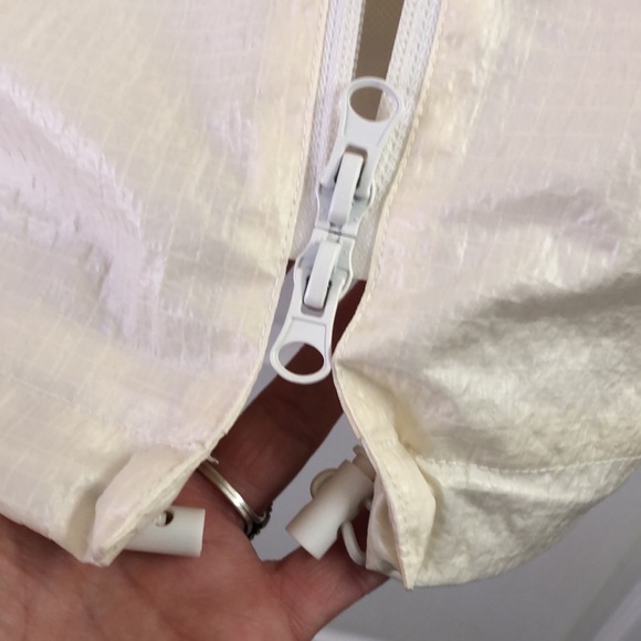 Future Collective By Gabriella -Johnson White/Ivory  Windbreaker Cute Long Sz SM - Picture 14 of 16